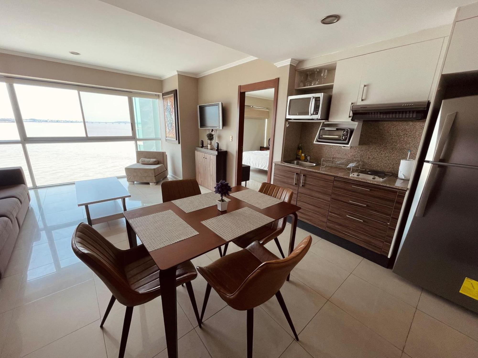 Suite Frente Al Rio En Puerto Santa Ana Riverfront Guayaquil Extérieur photo