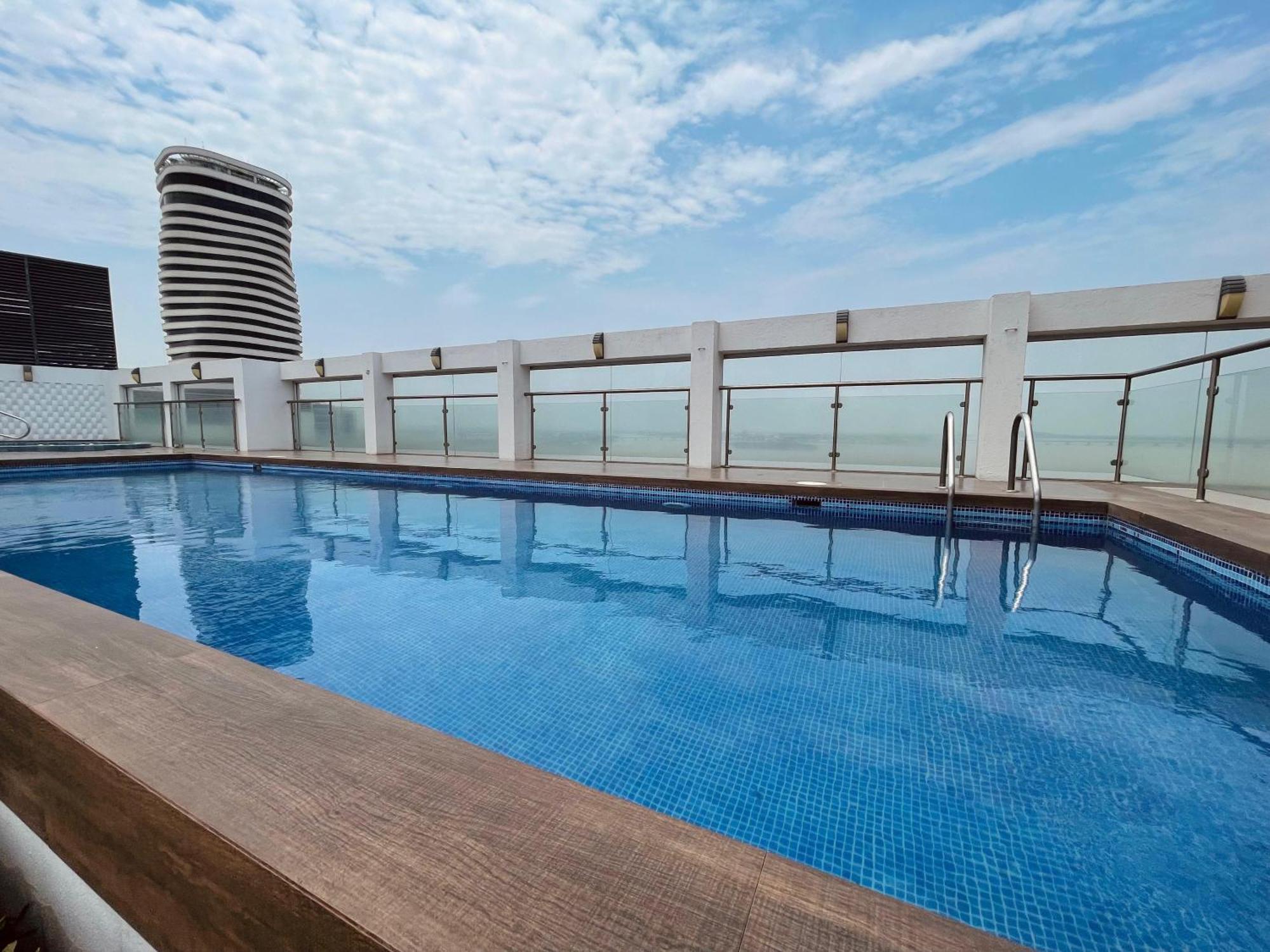 Suite Frente Al Rio En Puerto Santa Ana Riverfront Guayaquil Extérieur photo