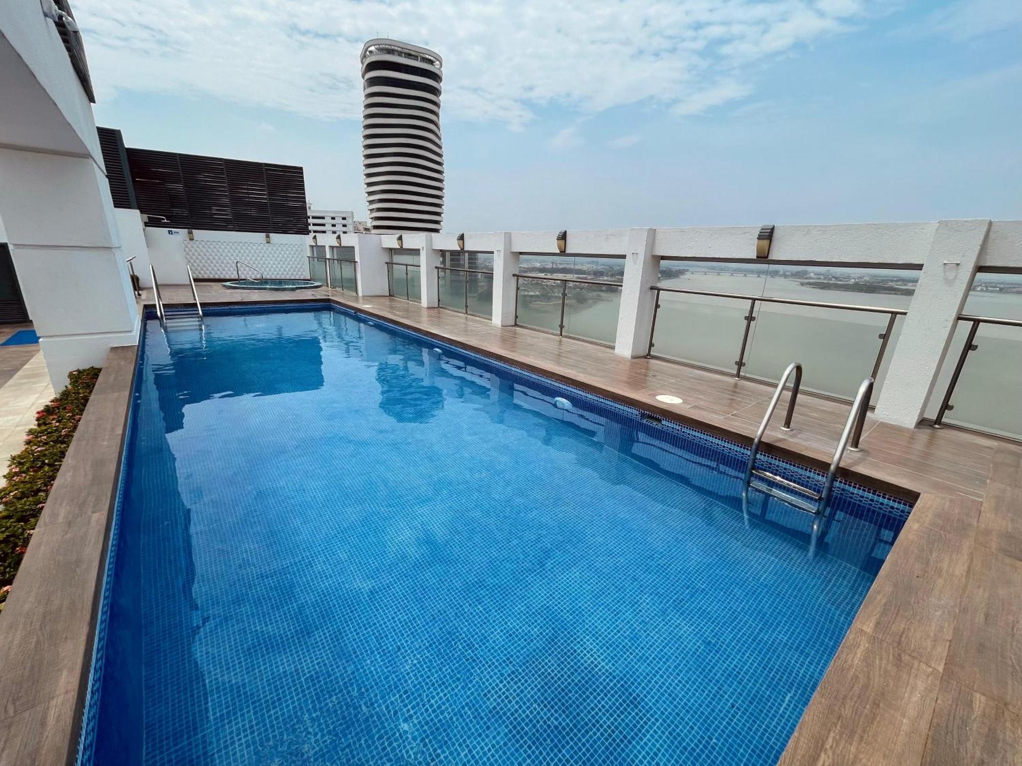 Suite Frente Al Rio En Puerto Santa Ana Riverfront Guayaquil Extérieur photo