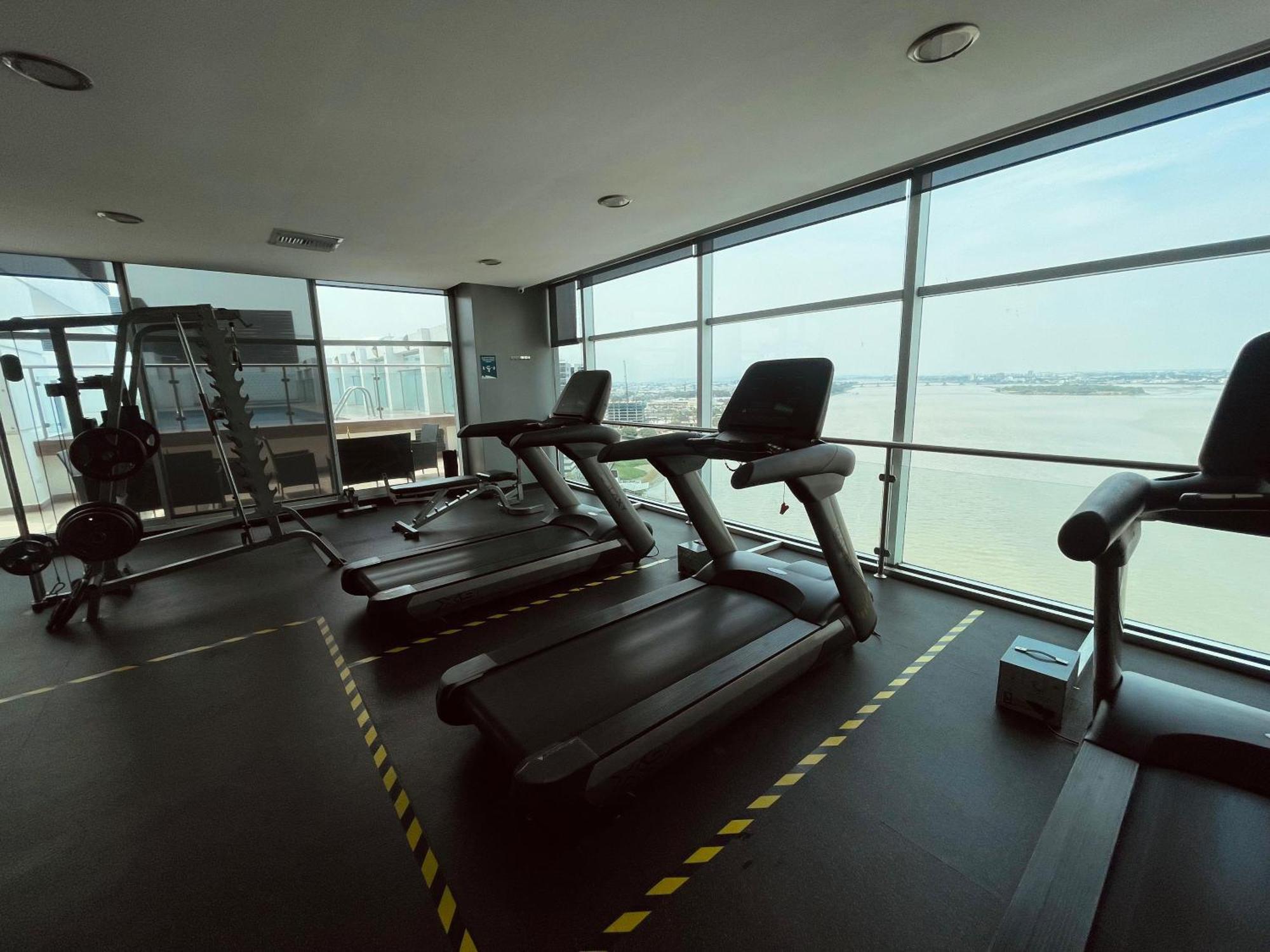 Suite Frente Al Rio En Puerto Santa Ana Riverfront Guayaquil Extérieur photo