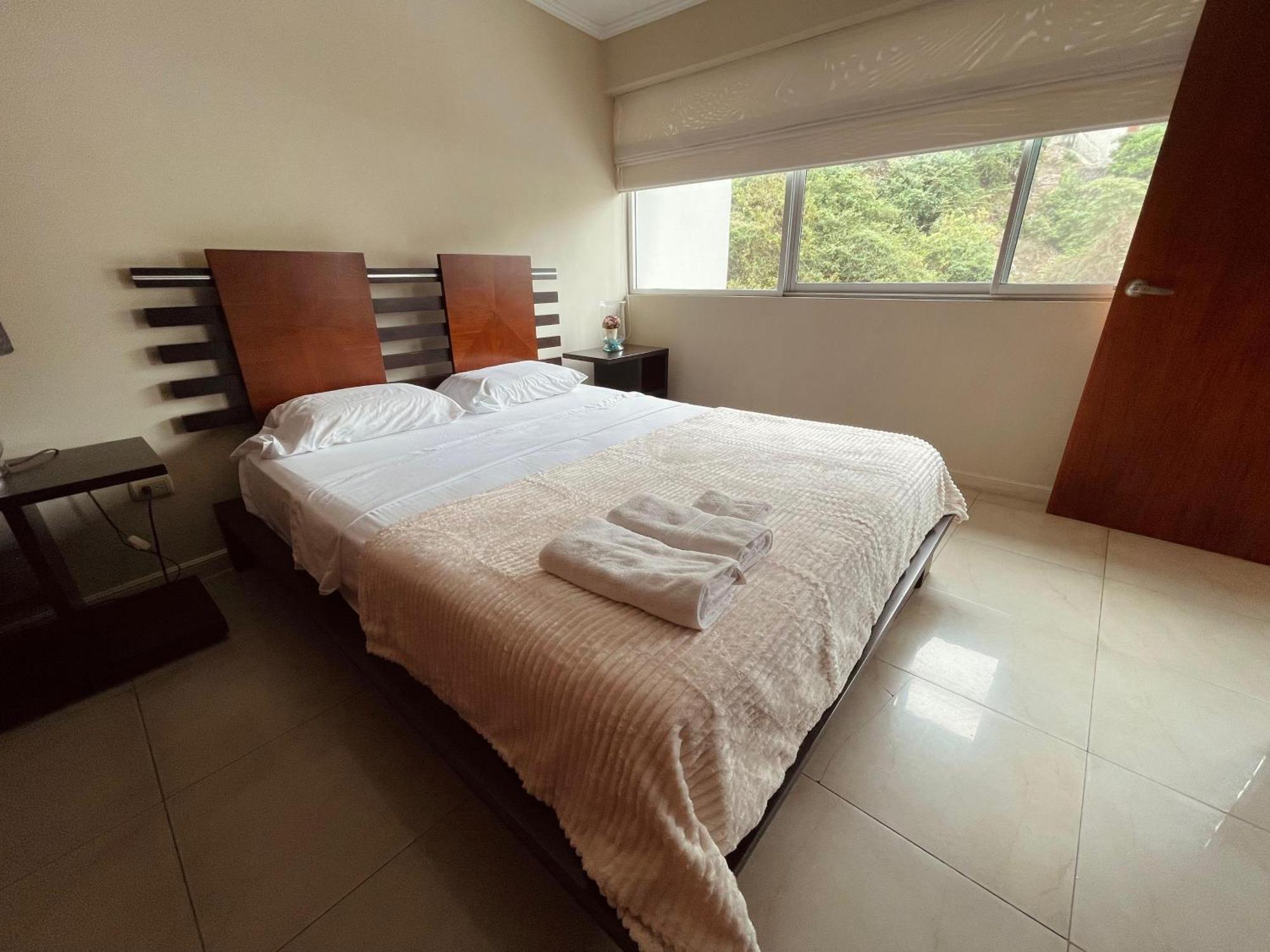 Suite Frente Al Rio En Puerto Santa Ana Riverfront Guayaquil Extérieur photo