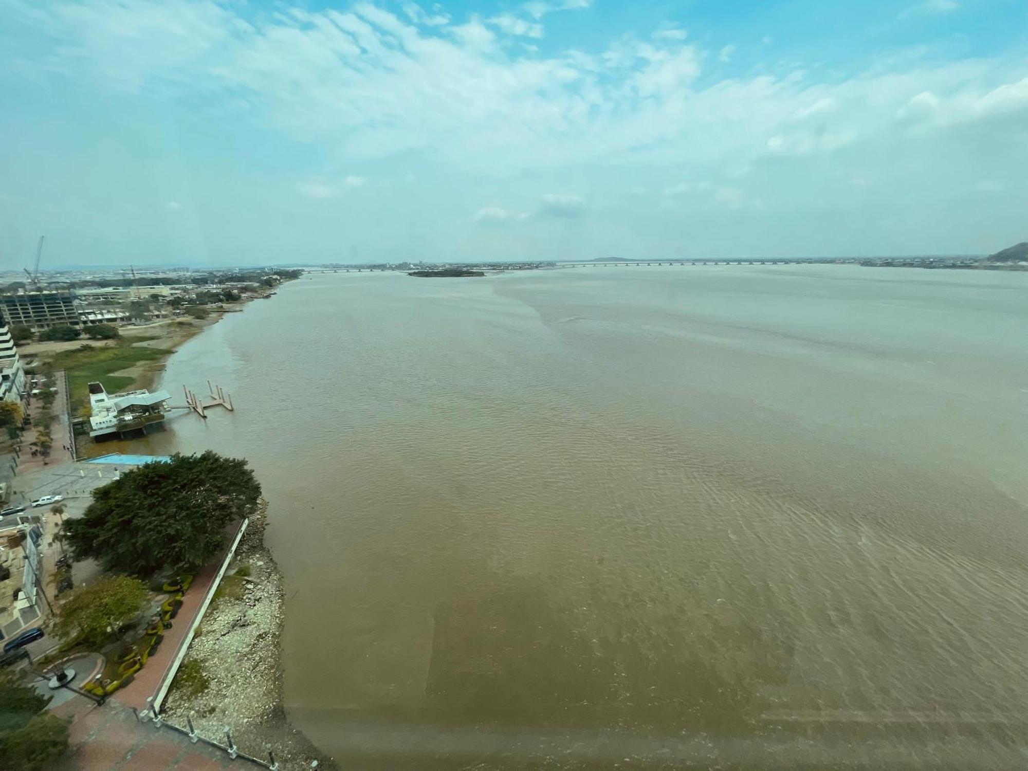 Suite Frente Al Rio En Puerto Santa Ana Riverfront Guayaquil Extérieur photo