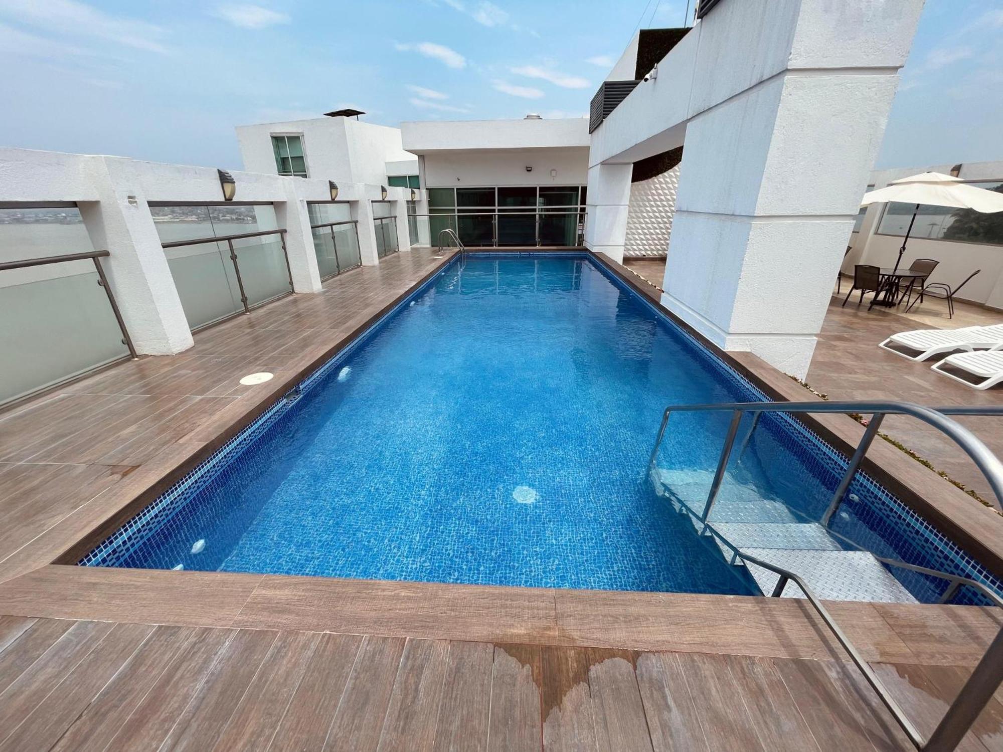 Suite Frente Al Rio En Puerto Santa Ana Riverfront Guayaquil Extérieur photo