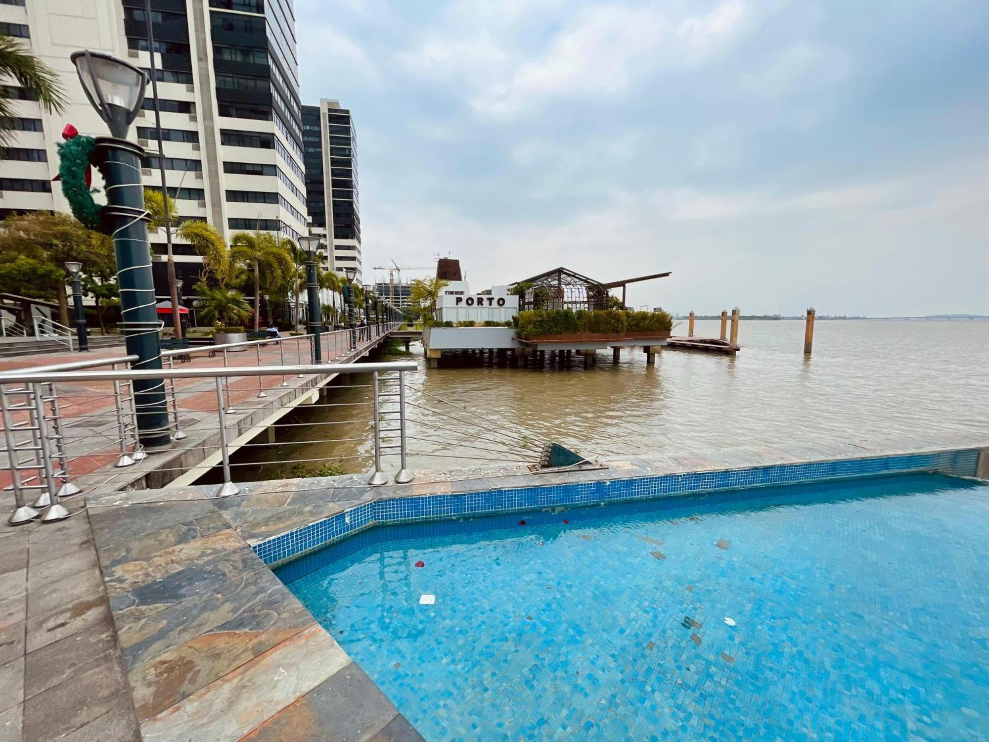Suite Frente Al Rio En Puerto Santa Ana Riverfront Guayaquil Extérieur photo