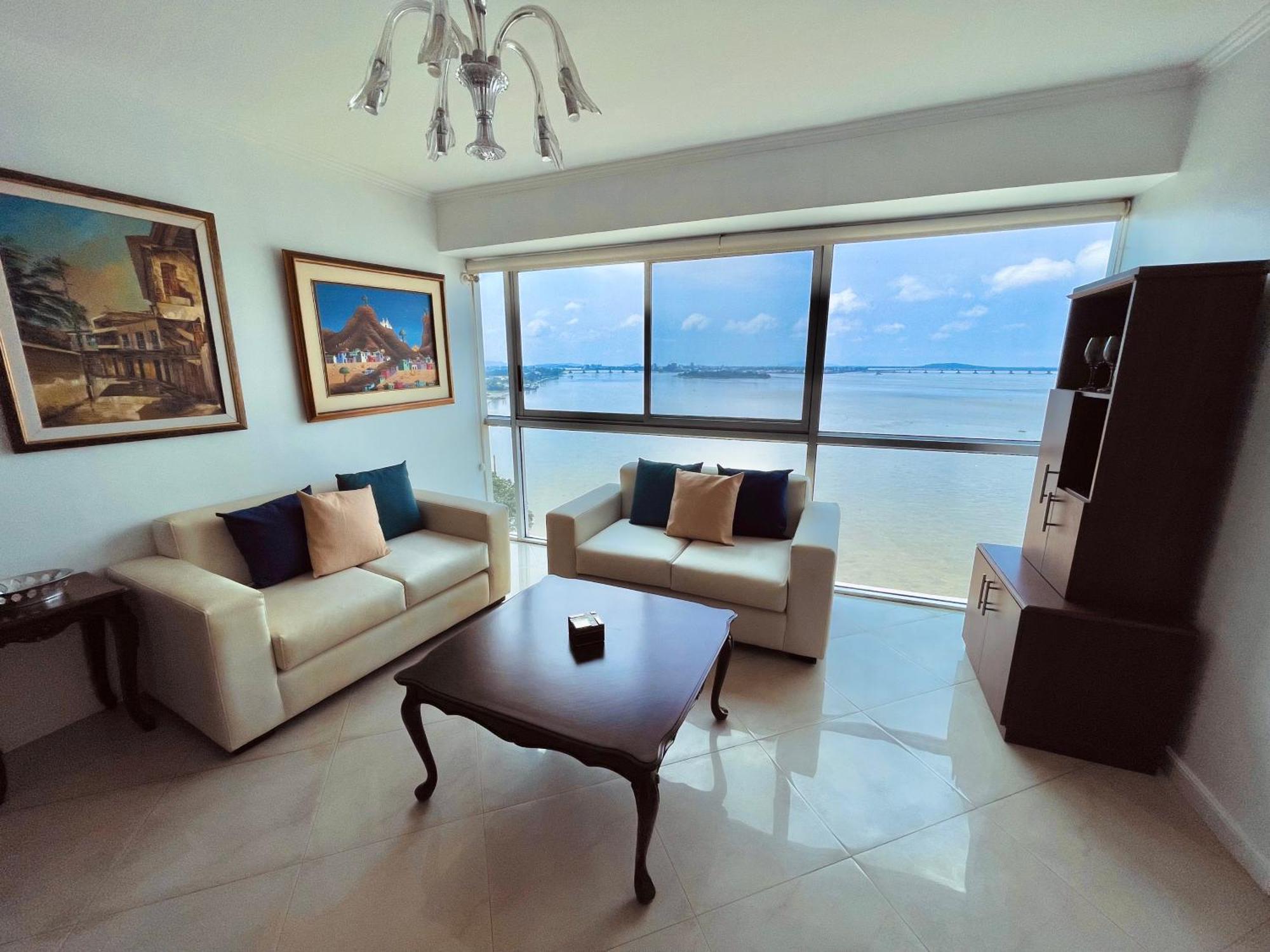 Suite Frente Al Rio En Puerto Santa Ana Riverfront Guayaquil Extérieur photo