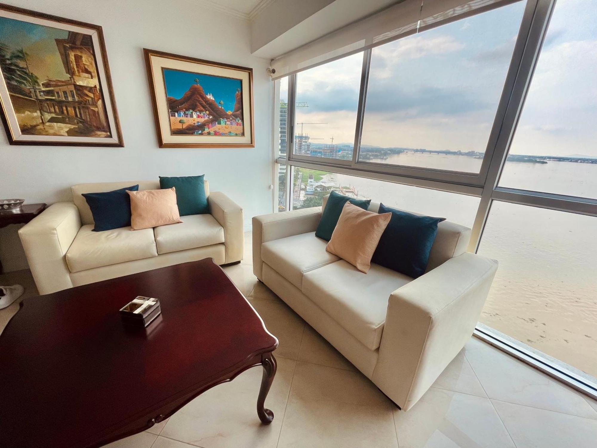 Suite Frente Al Rio En Puerto Santa Ana Riverfront Guayaquil Extérieur photo
